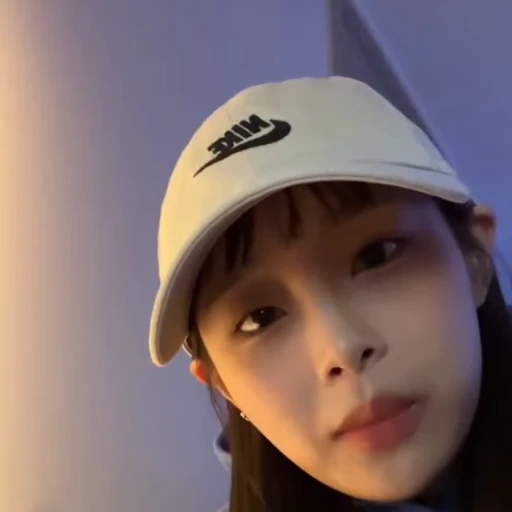Стикерпак chuu / LOONA для Telegram