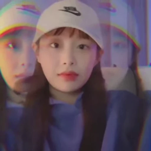 🗯 Стикер «chuu / LOONA» для Telegram