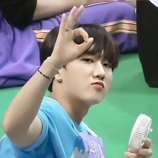 👌 Стикер «chang binnie» для Telegram