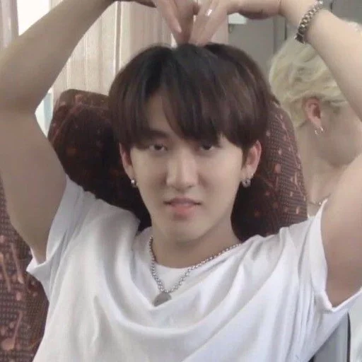 🫶 Стикер «chang binnie» для Telegram