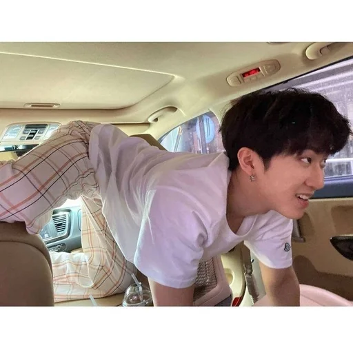 🍑 Стикер «chang binnie» для Telegram