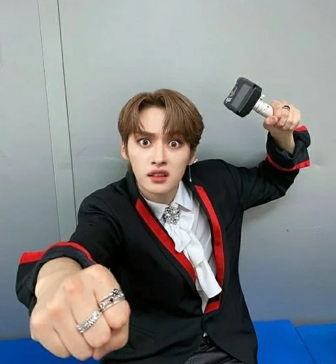 😤 Стикер «stray kids memes» для Telegram