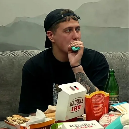 🚬 Стикер «cmh 228» для Telegram