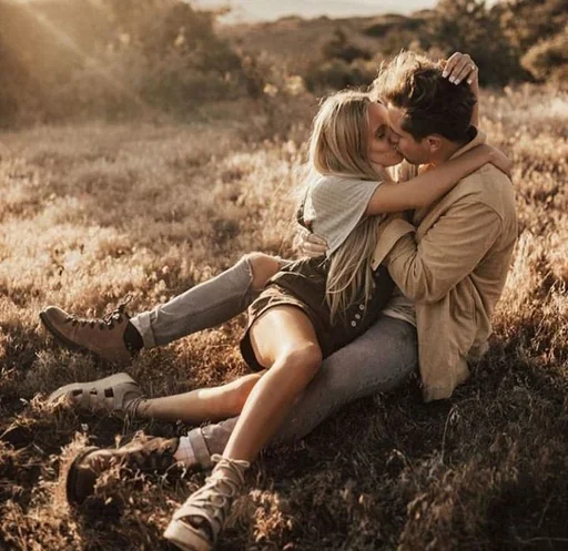 💛 Стикер «Couple Love Romantic» для Telegram