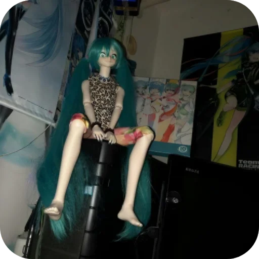 🔽 Стикер «Creepy Miku Doll» для Telegram