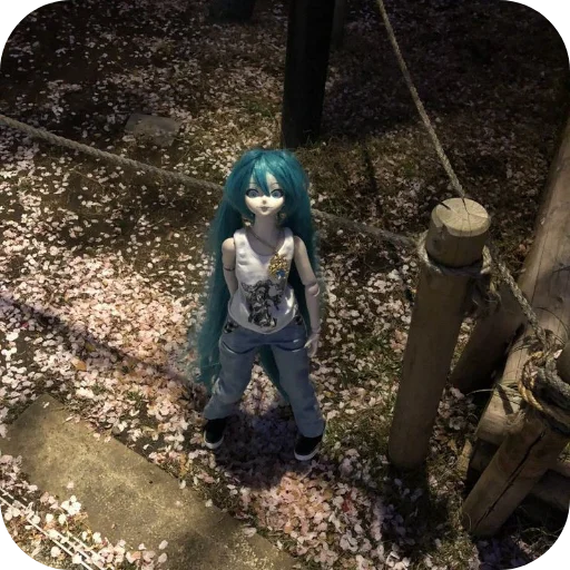 🍂 Стикер «Creepy Miku Doll» для Telegram