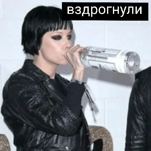 🍷 Стикер «Crystal Castles» для Telegram