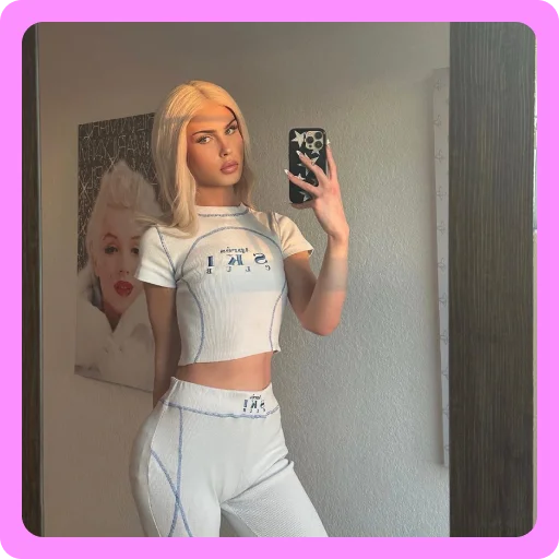 😋 Стикер «CUTE TS GIRL» для Telegram
