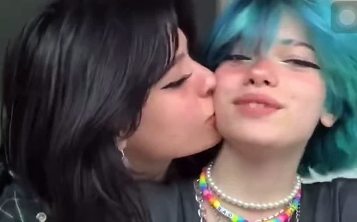 😘 Стикер «Cutest memes» для Telegram