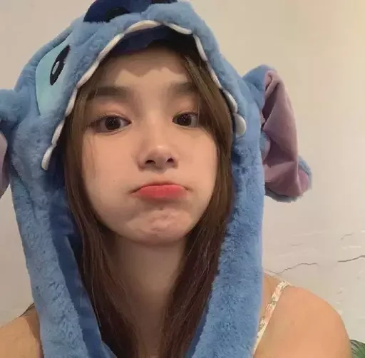 🥺 Стикер «как же я лбблю кореяночек» для Telegram