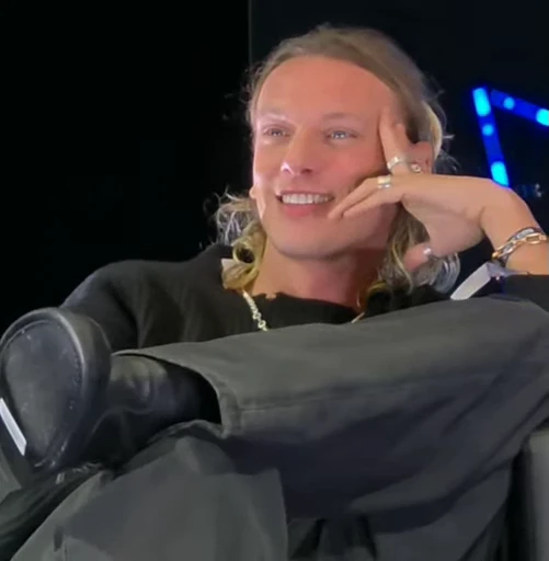 🤩 Стикер «Jamie Campbell Bower²Wilh El Mina» для Telegram