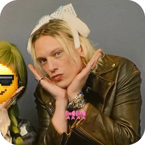 🦄 Стикер «Jamie Campbell Bower²Wilh El Mina» для Telegram