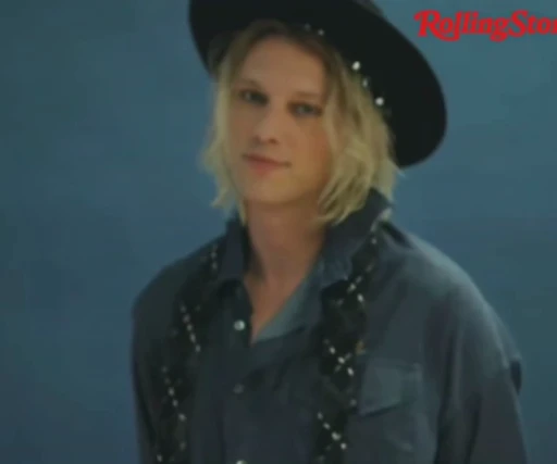 🤩 Стикер «Jamie Campbell Bower²Wilh El Mina» для Telegram