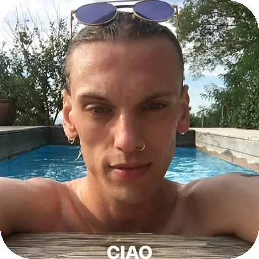 🦄 Стикер «Jamie Campbell Bower²Wilh El Mina» для Telegram