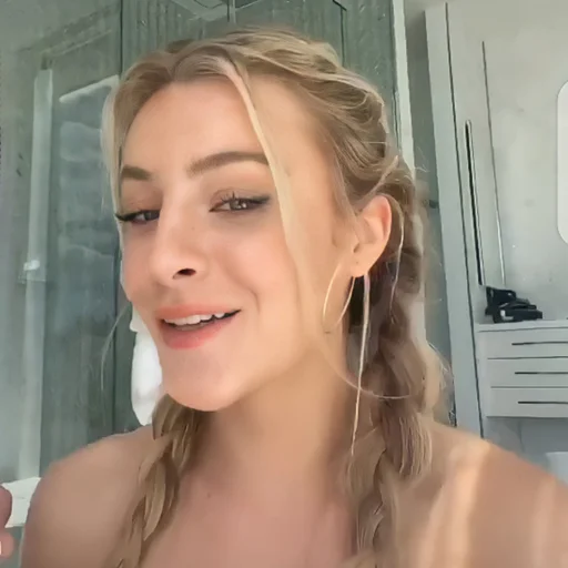 🍟 Стикер «DAISY KEECH» для Telegram