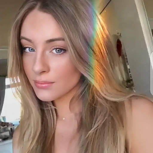 🍟 Стикер «DAISY KEECH» для Telegram