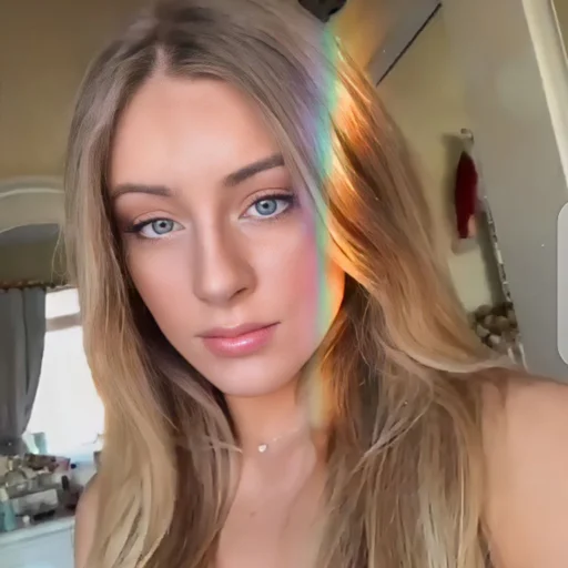 🍟 Стикер «DAISY KEECH» для Telegram
