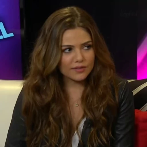 🌟 Стикер «Danielle Campbell» для Telegram
