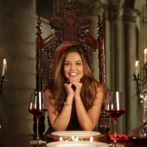 🌟 Стикер «Danielle Campbell» для Telegram
