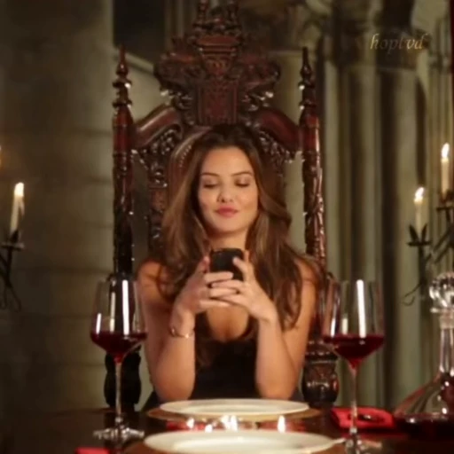 🌟 Стикер «Danielle Campbell» для Telegram