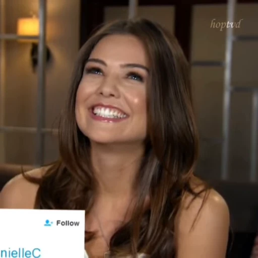 🌟 Стикер «Danielle Campbell» для Telegram