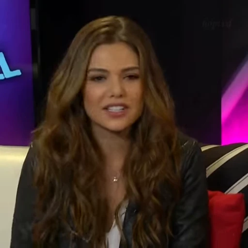 🌟 Стикер «Danielle Campbell» для Telegram