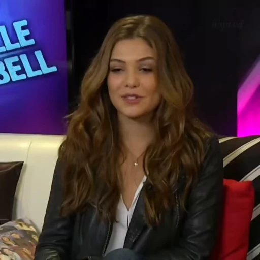 🌟 Стикер «Danielle Campbell» для Telegram