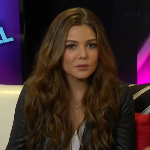 🌟 Стикер «Danielle Campbell» для Telegram