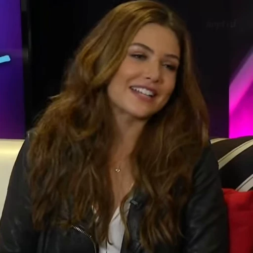 🌟 Стикер «Danielle Campbell» для Telegram