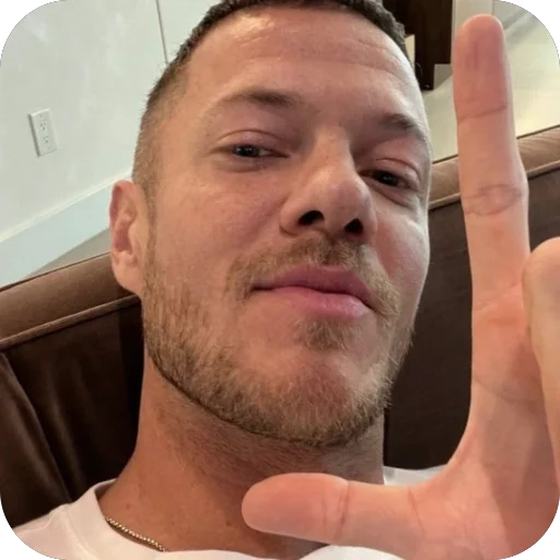 ☝️ Стикер «Daniel Reynolds» для Telegram