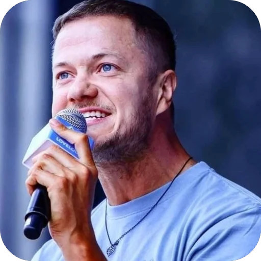 🧍‍♂️ Стикер «Daniel Reynolds» для Telegram