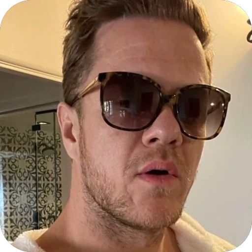 😎 Стикер «Daniel Reynolds» для Telegram