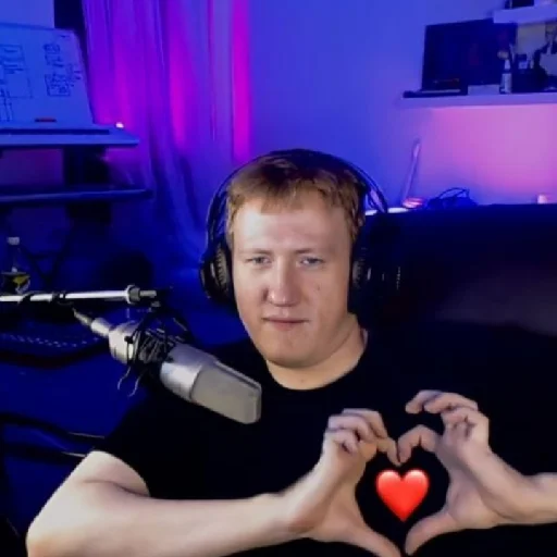 💖 Стикер «Данилка какашин» для Telegram