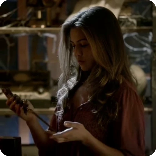 🎄 Стикер «Freya Mikaelson» для Telegram