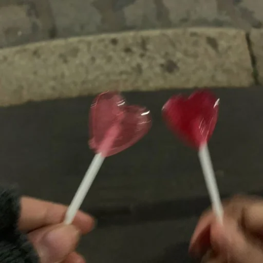 🍭 Стикер «lουε αeshτeτic» для Telegram