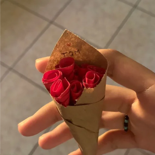 🌹 Стикер «lουε αeshτeτic» для Telegram