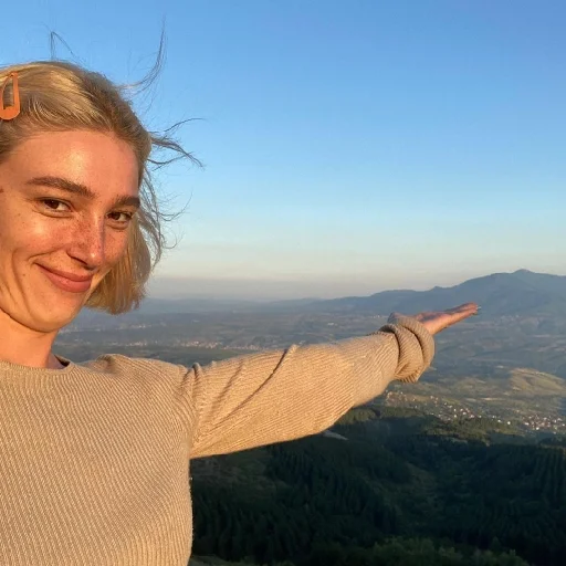 😊 Стикер «Ivleeva / Ивлеева» для Telegram
