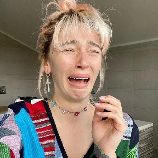 😢 Стикер «Ivleeva / Ивлеева» для Telegram