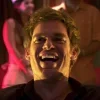 Стикер 13 🔪 Набор эмоджи по сериалу «Dexter Декстер»