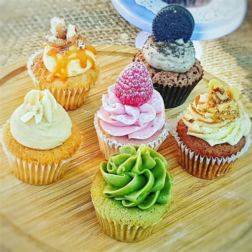😋 Стикер «delicious» для Telegram