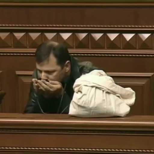 🇺🇦 Стикер «Бенджамин Батóн» для Telegram