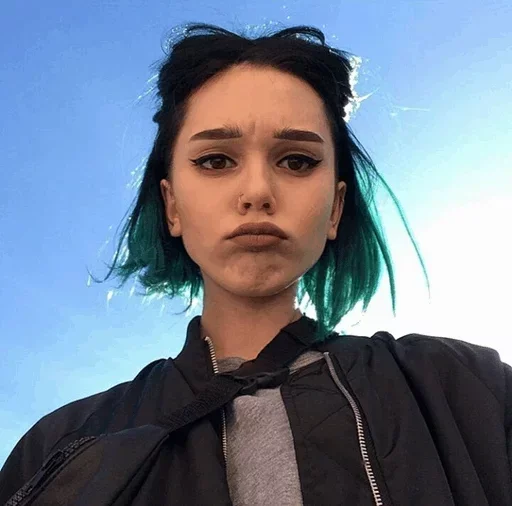 😠 Стикер «Девочки и Девушки» для Telegram