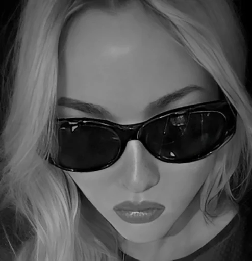 🤩 Стикер «Devon Aoki» для Telegram
