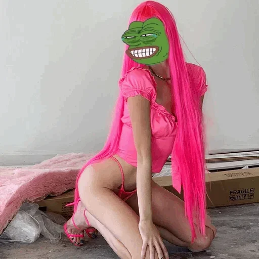 🍥 Стикер «Девушка Пепе» для Telegram