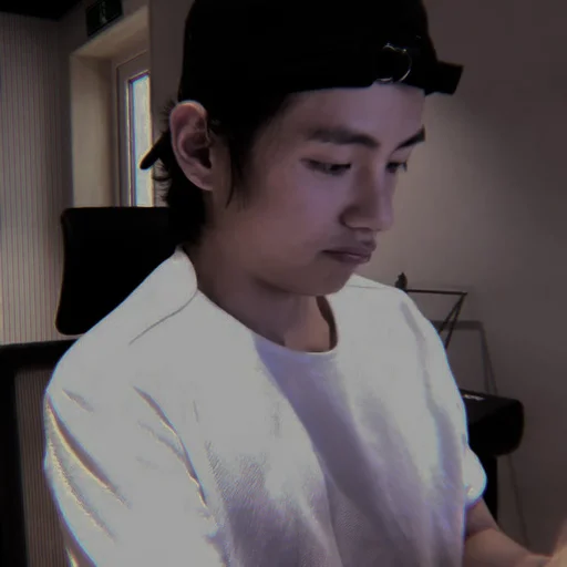 🎧 Стикер «kim taehyung bts» для Telegram