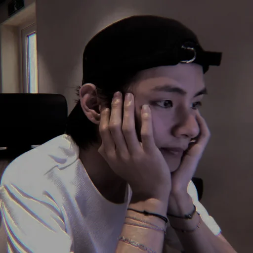 🎧 Стикер «kim taehyung bts» для Telegram
