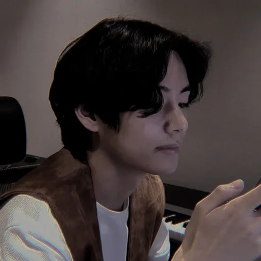 🎧 Стикер «kim taehyung bts» для Telegram