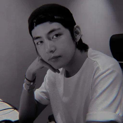 🎧 Стикер «kim taehyung bts» для Telegram
