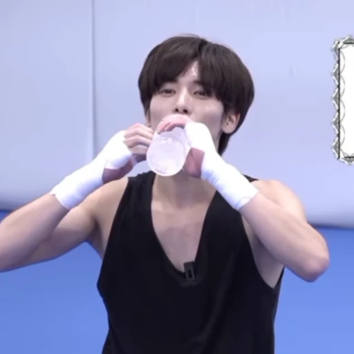 🧐 Стикер «kang taehyun» для Telegram