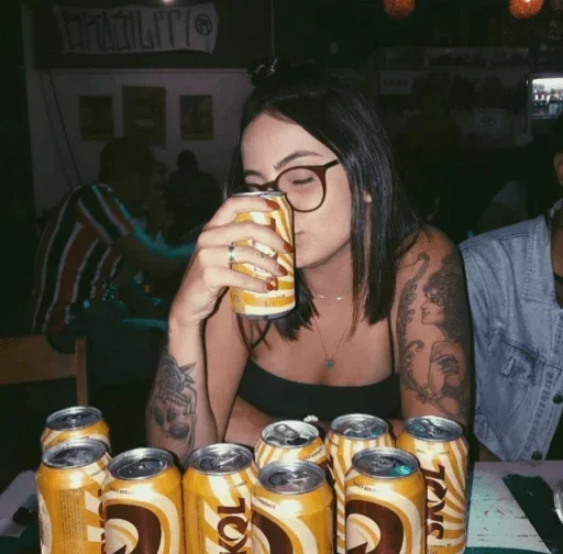 🍺 Стикер «girls» для Telegram